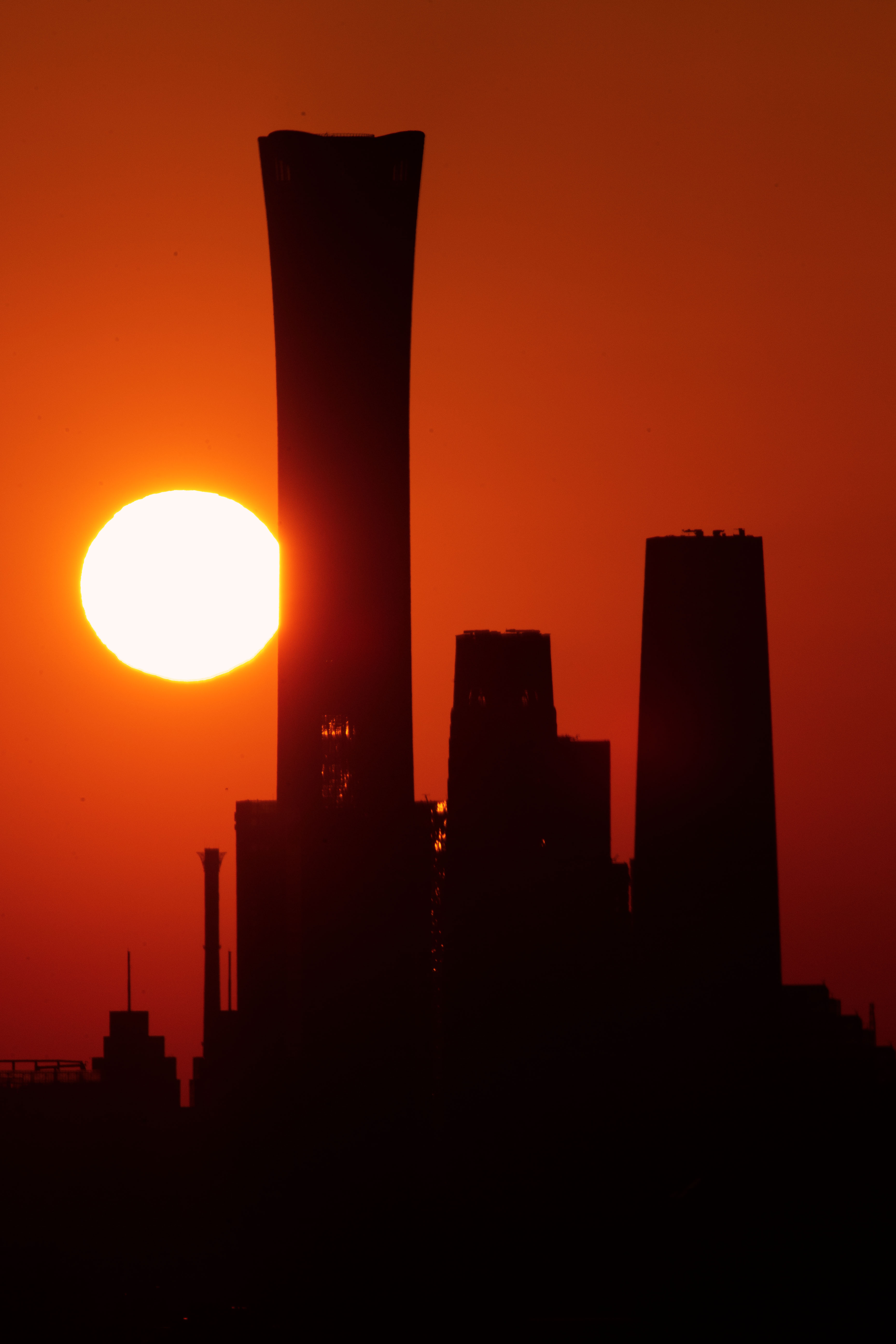 1-4-2024年3月8日办公室拍摄中国尊日出-5-1.jpg